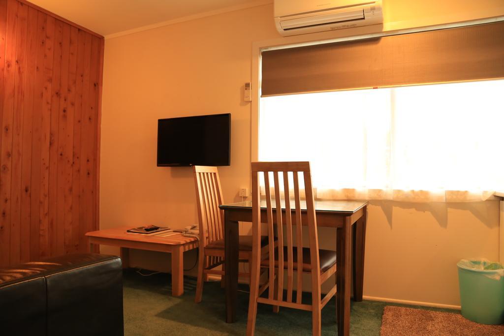 Papakura Motor Lodge & Motel Kültér fotó