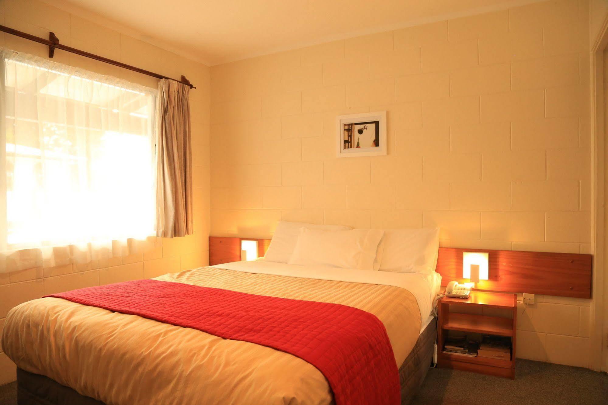 Papakura Motor Lodge & Motel Kültér fotó